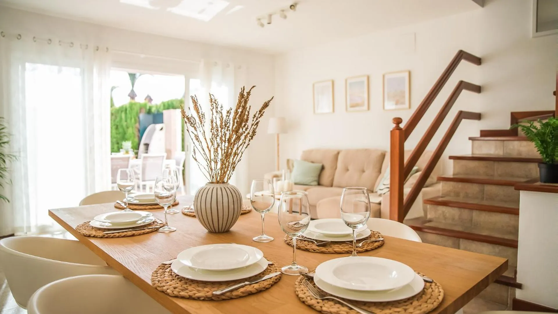 Traumhafte Villa Maricel Fuer 8 Gaeste Am Meer アルクディア