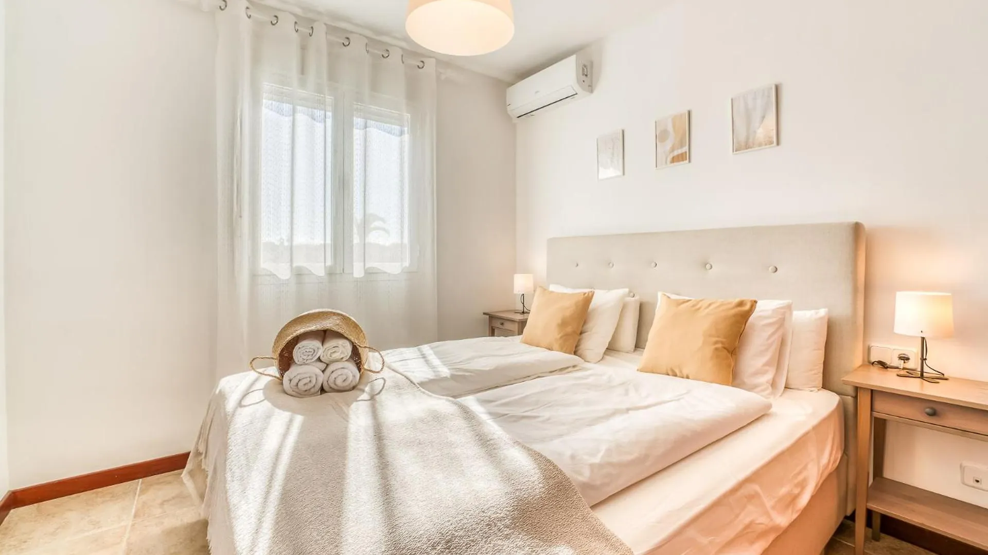 Traumhafte Villa Maricel Fuer 8 Gaeste Am Meer アルクディア