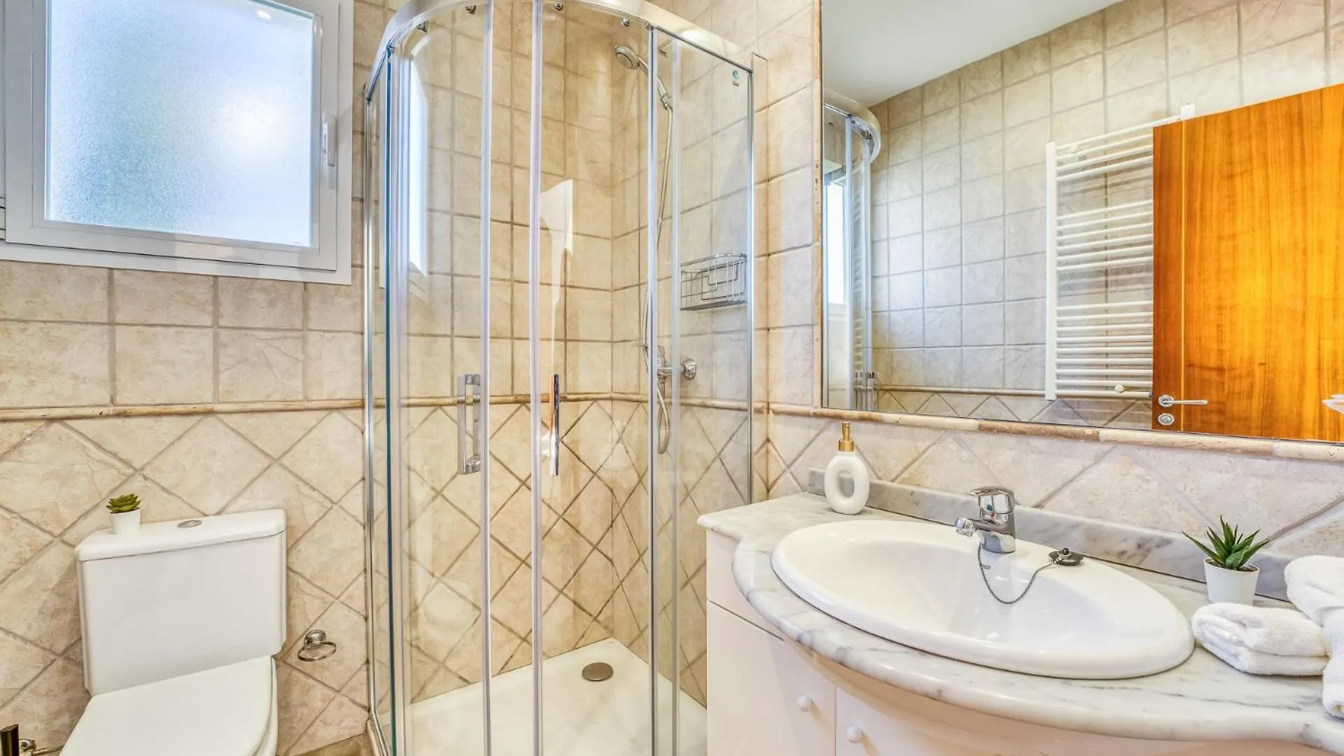 Traumhafte Villa Maricel Fuer 8 Gaeste Am Meer Alcudia  Spanien