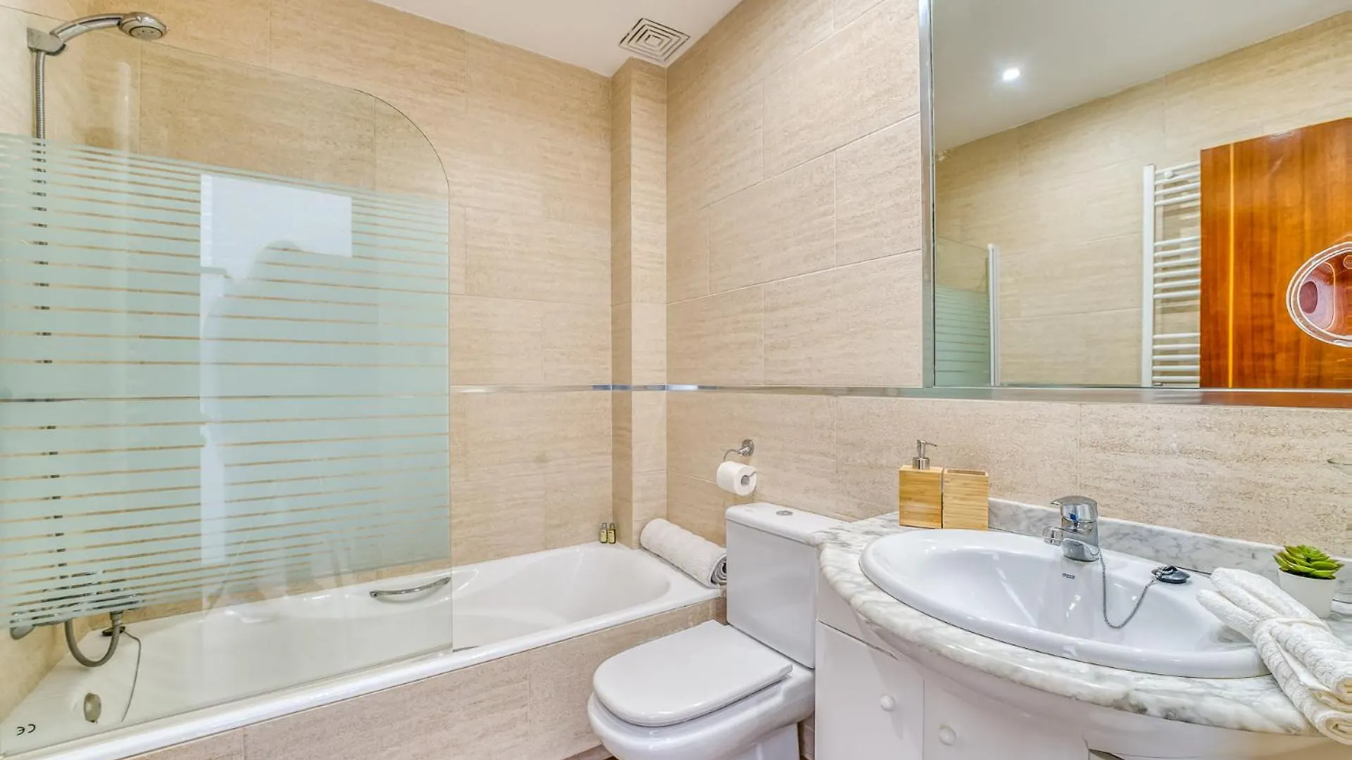 Traumhafte Villa Maricel Fuer 8 Gaeste Am Meer アルクディア