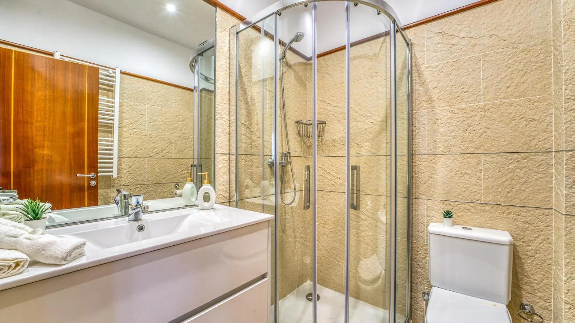 Traumhafte Villa Maricel Fuer 8 Gaeste Am Meer アルクディア