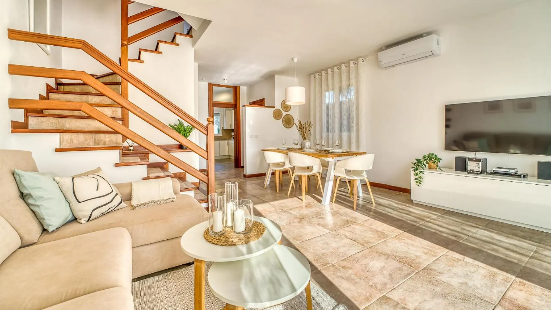 Traumhafte Villa Maricel Fuer 8 Gaeste Am Meer アルクディア 0*,